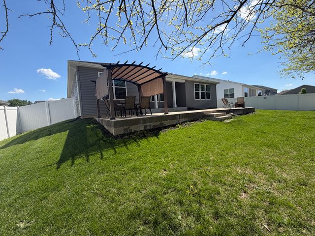 713 Long Ridge Trail, Minooka, IL 60447