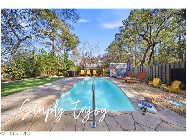 332 NE 40th Street, Oak Island, NC 28465