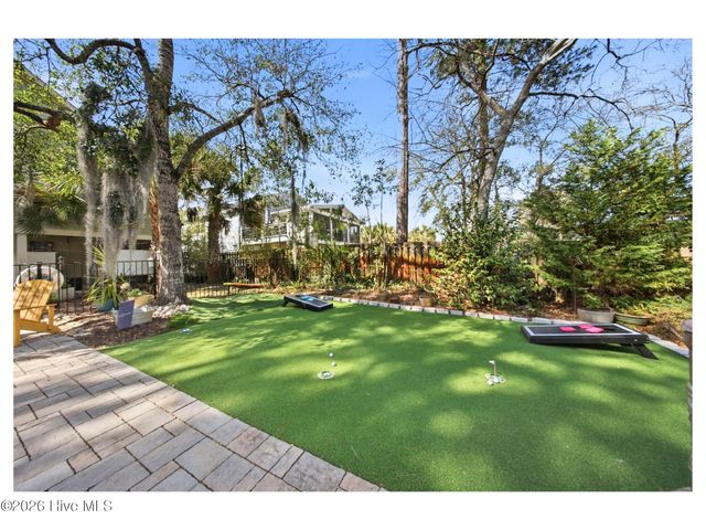 332 NE 40th Street, Oak Island, NC 28465