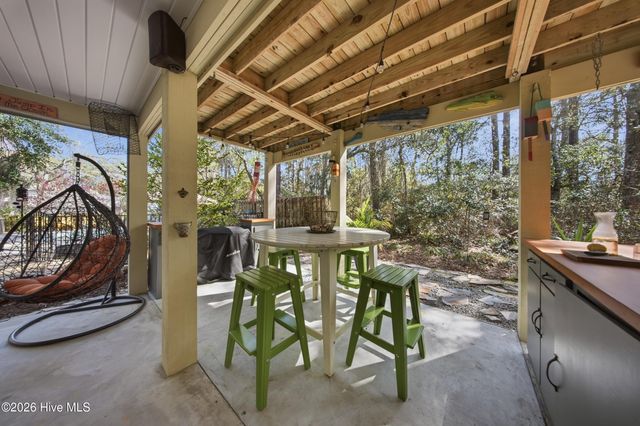 332 NE 40th Street, Oak Island, NC 28465