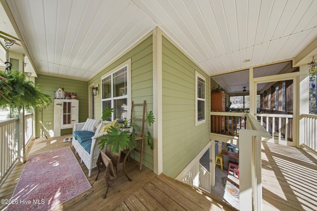 332 NE 40th Street, Oak Island, NC 28465