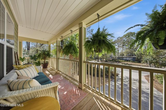 332 NE 40th Street, Oak Island, NC 28465