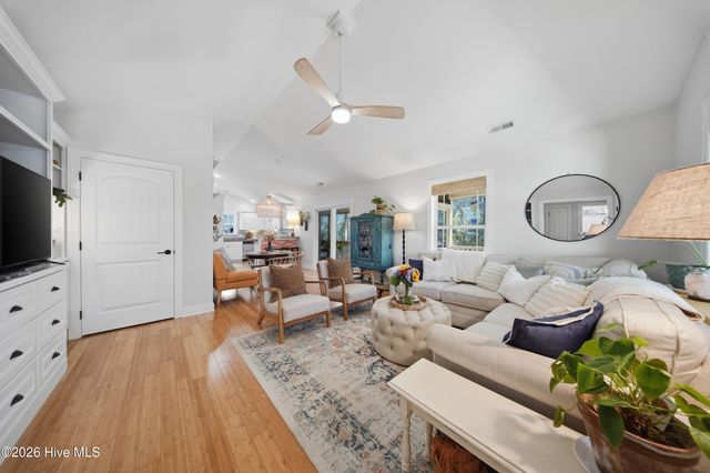 332 NE 40th Street, Oak Island, NC 28465