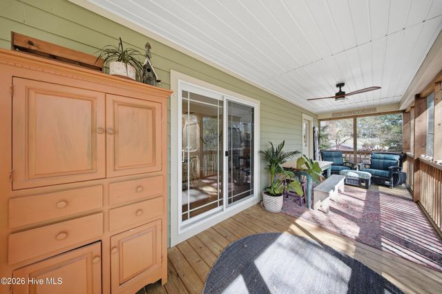 332 NE 40th Street, Oak Island, NC 28465