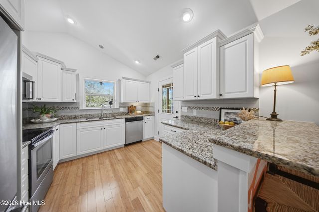 332 NE 40th Street, Oak Island, NC 28465