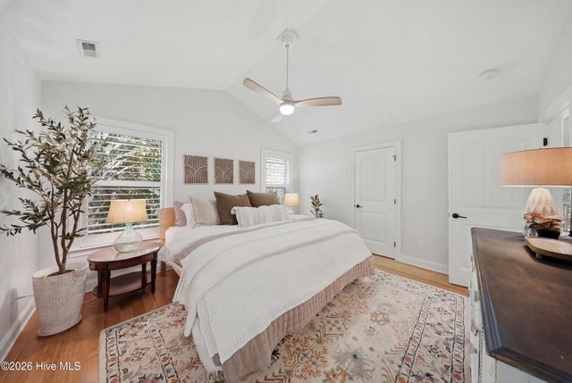 332 NE 40th Street, Oak Island, NC 28465