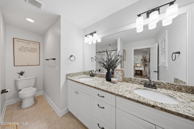 332 NE 40th Street, Oak Island, NC 28465