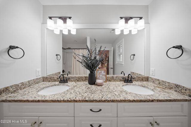 332 NE 40th Street, Oak Island, NC 28465