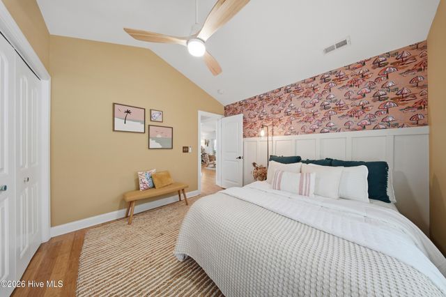 332 NE 40th Street, Oak Island, NC 28465