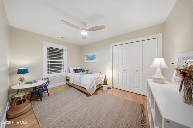 332 NE 40th Street, Oak Island, NC 28465