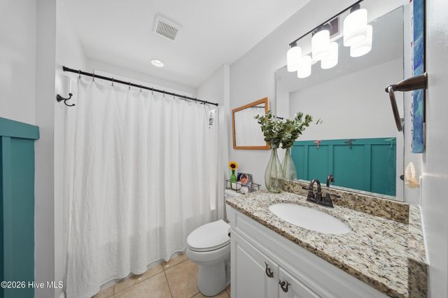 332 NE 40th Street, Oak Island, NC 28465