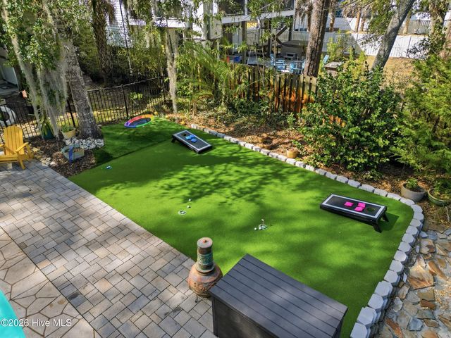 332 NE 40th Street, Oak Island, NC 28465