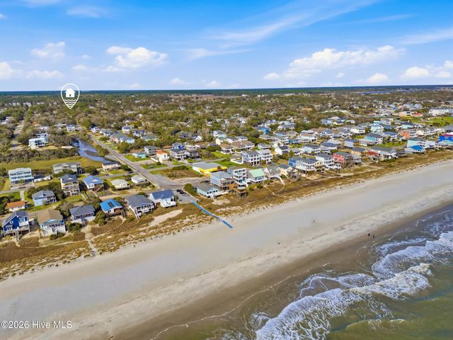 332 NE 40th Street, Oak Island, NC 28465