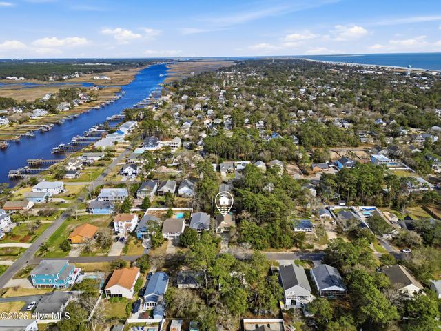 332 NE 40th Street, Oak Island, NC 28465
