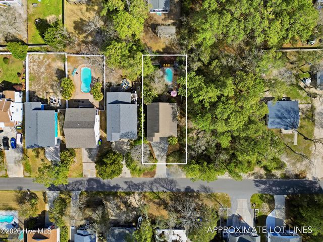 332 NE 40th Street, Oak Island, NC 28465