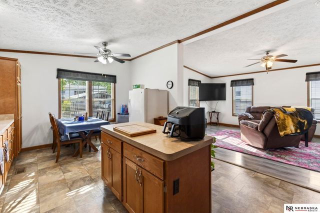 3982 S 151 Plaza, Omaha, NE 68144