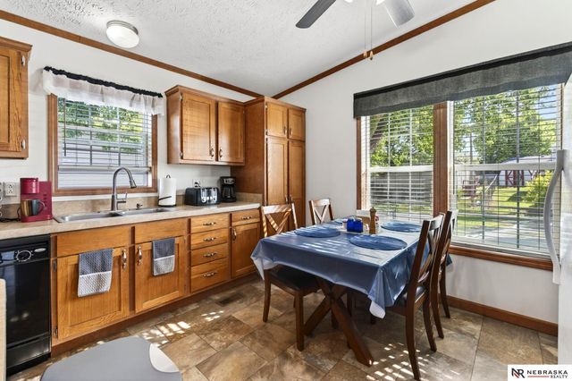 3982 S 151 Plaza, Omaha, NE 68144