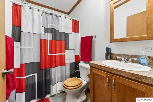 3982 S 151 Plaza, Omaha, NE 68144