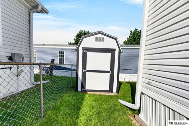 3982 S 151 Plaza, Omaha, NE 68144