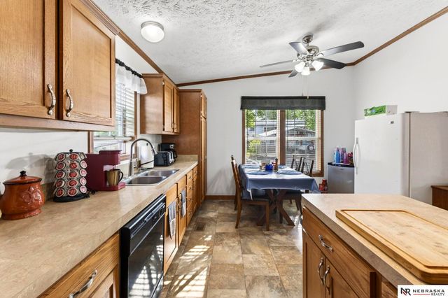 3982 S 151 Plaza, Omaha, NE 68144