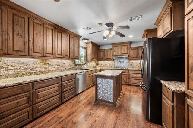 7781 County Road 227, Bedias, TX 77831