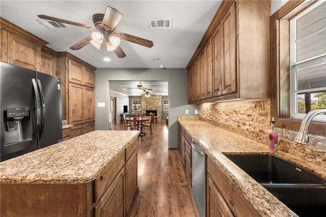 7781 County Road 227, Bedias, TX 77831