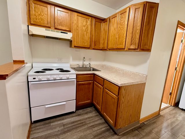 4211 W 95th Street 2D, Oak Lawn, IL 60453