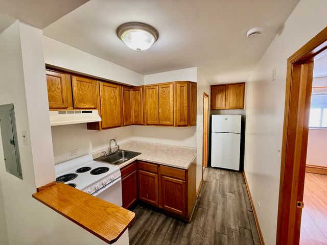 4211 W 95th Street 2D, Oak Lawn, IL 60453