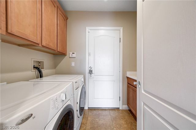 8232 Chimney Bluffs Street, North Las Vegas, NV 89085