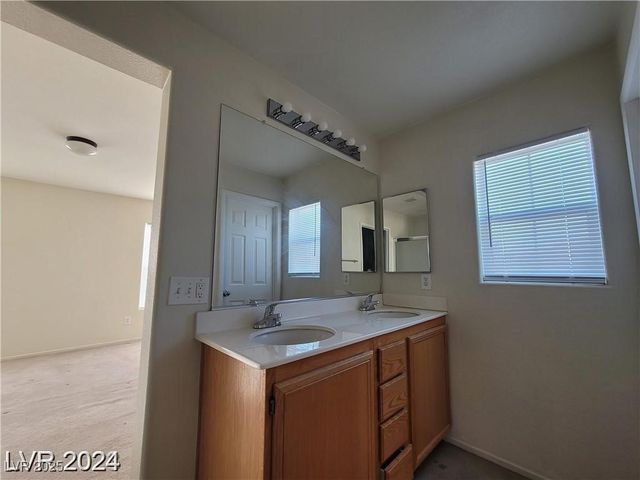4202 Mango Tree Court, Las Vegas, NV 89115