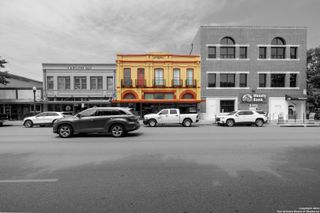 142 W San Antonio St, New Braunfels, TX 78130
