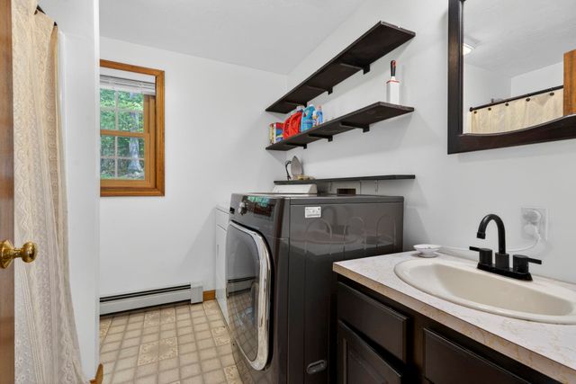 48 Queen Street, Boscawen, NH 03303
