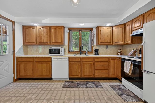 48 Queen Street, Boscawen, NH 03303