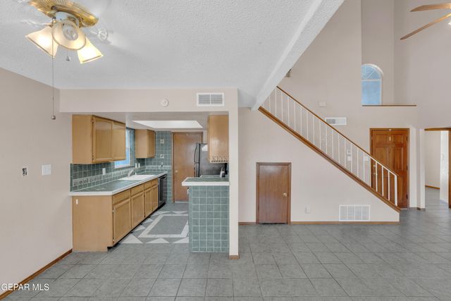 12176 JOSE CISNEROS Drive, El Paso, TX 79936