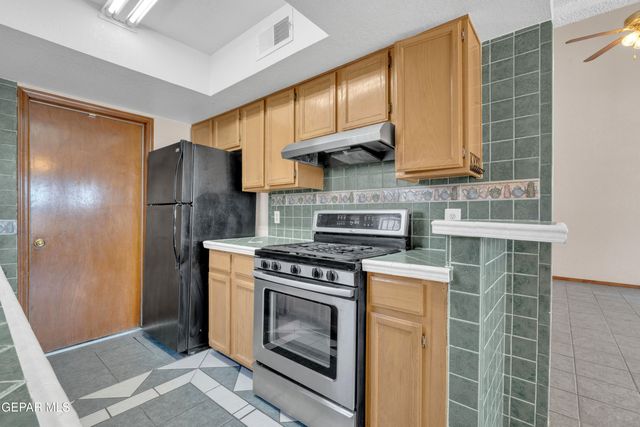 12176 JOSE CISNEROS Drive, El Paso, TX 79936