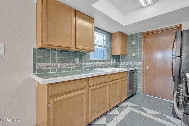12176 JOSE CISNEROS Drive, El Paso, TX 79936