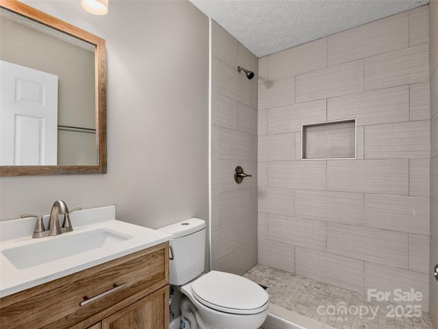 19 Cedar Street, Canton, NC 28716