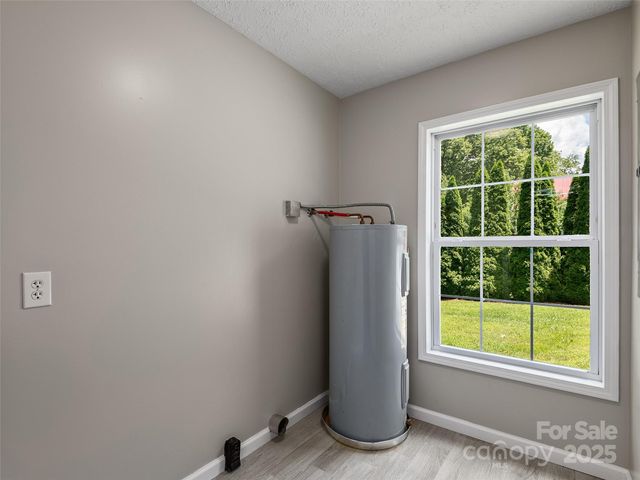 19 Cedar Street, Canton, NC 28716
