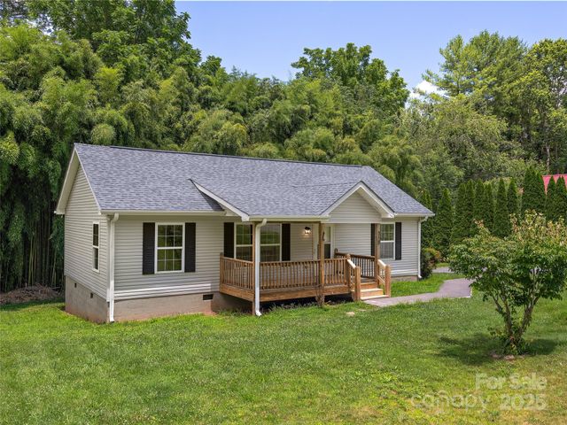 19 Cedar Street, Canton, NC 28716