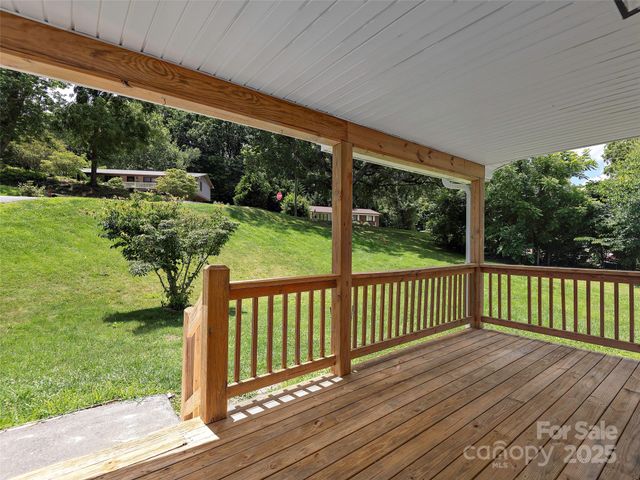 19 Cedar Street, Canton, NC 28716