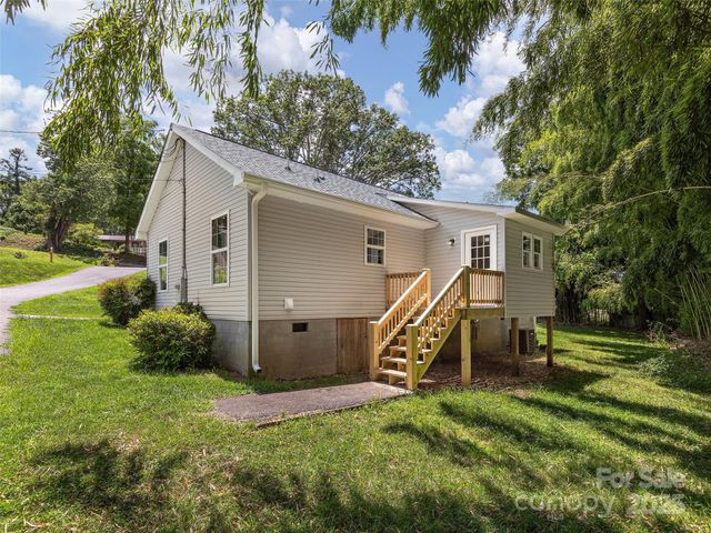 19 Cedar Street, Canton, NC 28716