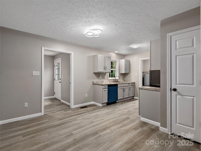 19 Cedar Street, Canton, NC 28716