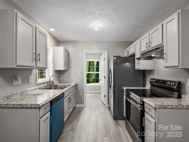 19 Cedar Street, Canton, NC 28716