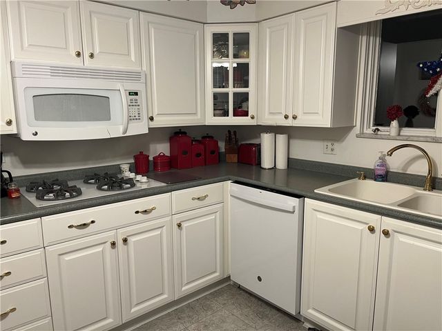 321817 Skidmore Dr, South Greensburg Boro, PA 15601