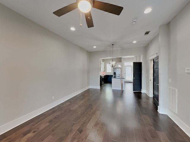 6813 Charlotte Pike Apt 11, Nashville, TN 37209
