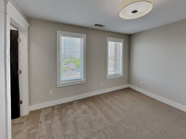 6813 Charlotte Pike Apt 11, Nashville, TN 37209