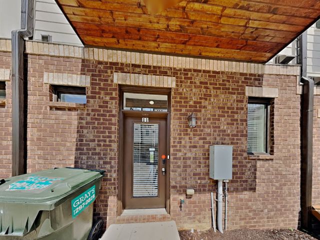 6813 Charlotte Pike Apt 11, Nashville, TN 37209