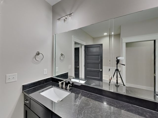 6813 Charlotte Pike Apt 11, Nashville, TN 37209