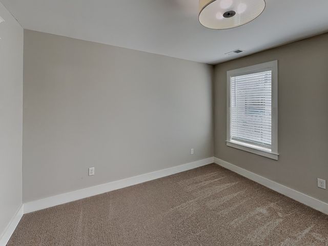 6813 Charlotte Pike Apt 11, Nashville, TN 37209