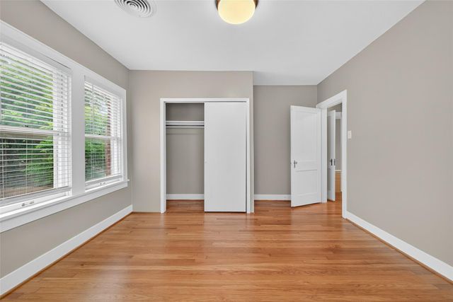 2343 Wroxton Road, Houston, TX 77005